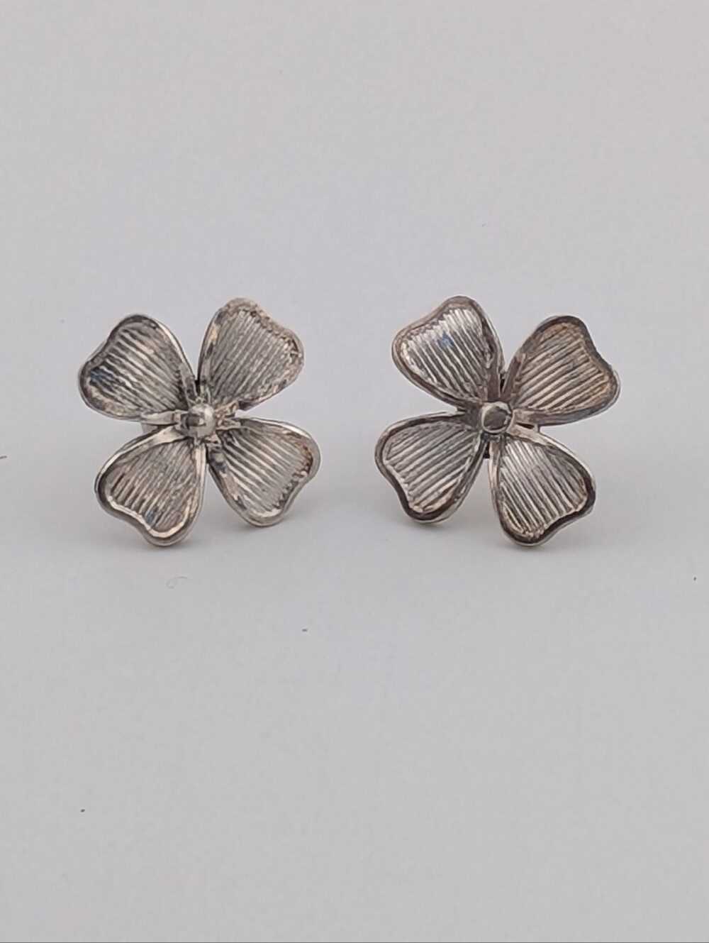 Vintage Taxco 980 Sterling Silver Clover Flower Stud Earrings